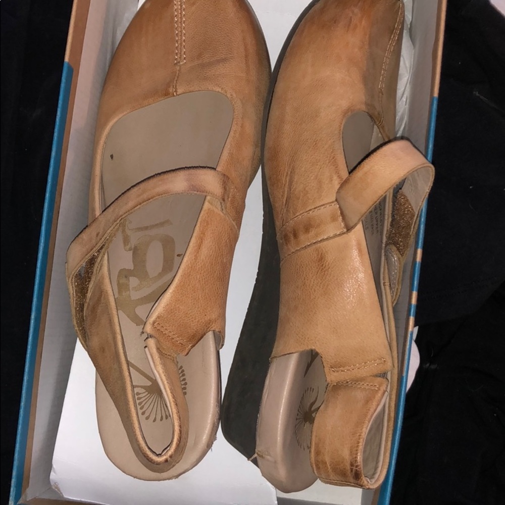 OTBT shoes